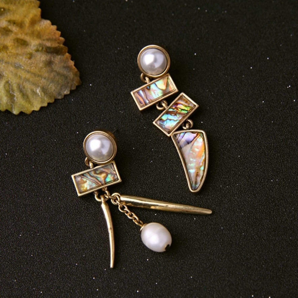 Tara| shell drop earrings - Picture 4 of 5